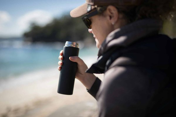 Cheveux secs : comment les hydrater naturellement ?